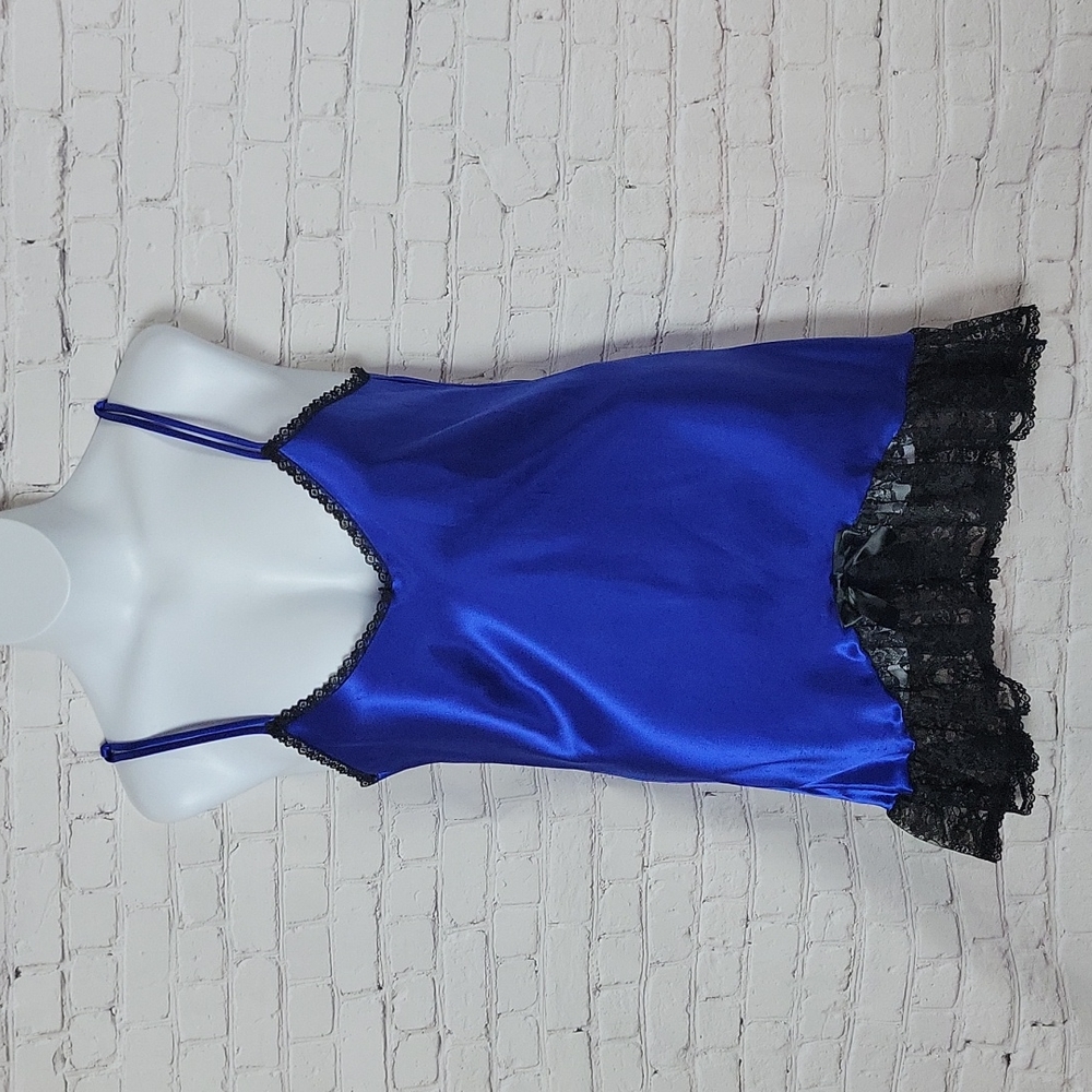 Vintage Electric Blue Satin & Black Lace Teddy 💘